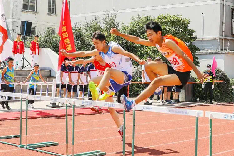 明星模仿者必备，双杠tutu颠不停！